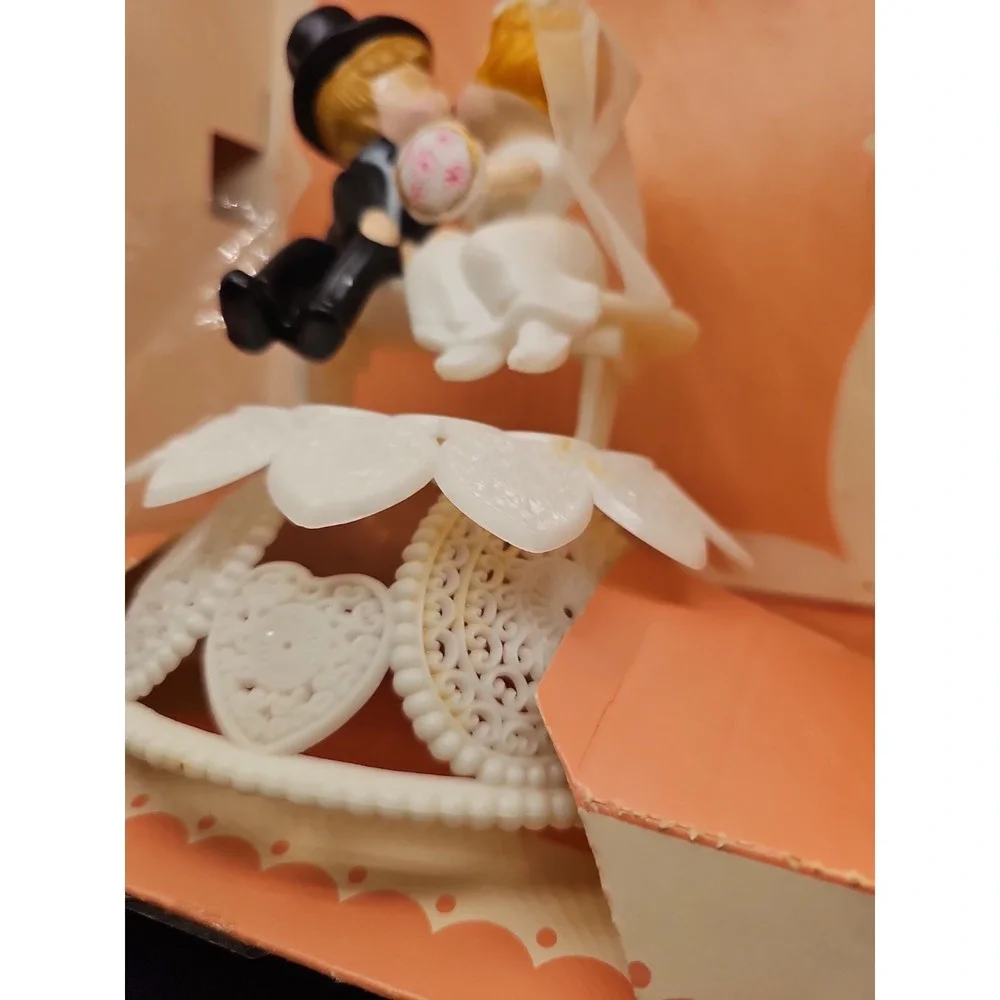 Vintage Wilton Wedding Cake Topper 1950s Bride & Groom with Flowers New MCM